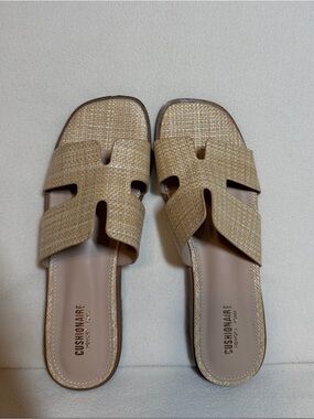 Cushionaire Women’s Woven Slide Sandals in Beige